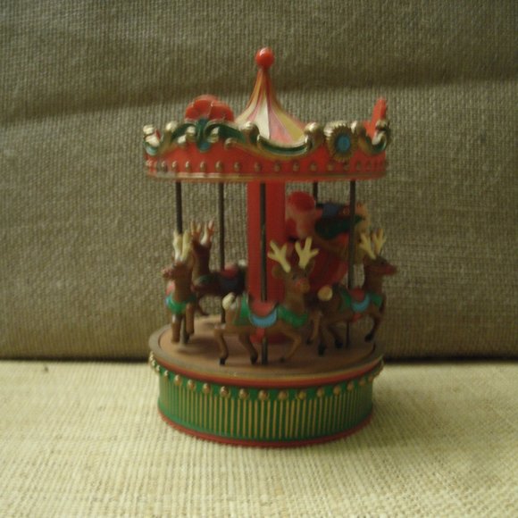 Vintage Hallmark Santa & Reindeer Carousel Music Box - Picture 6 of 16